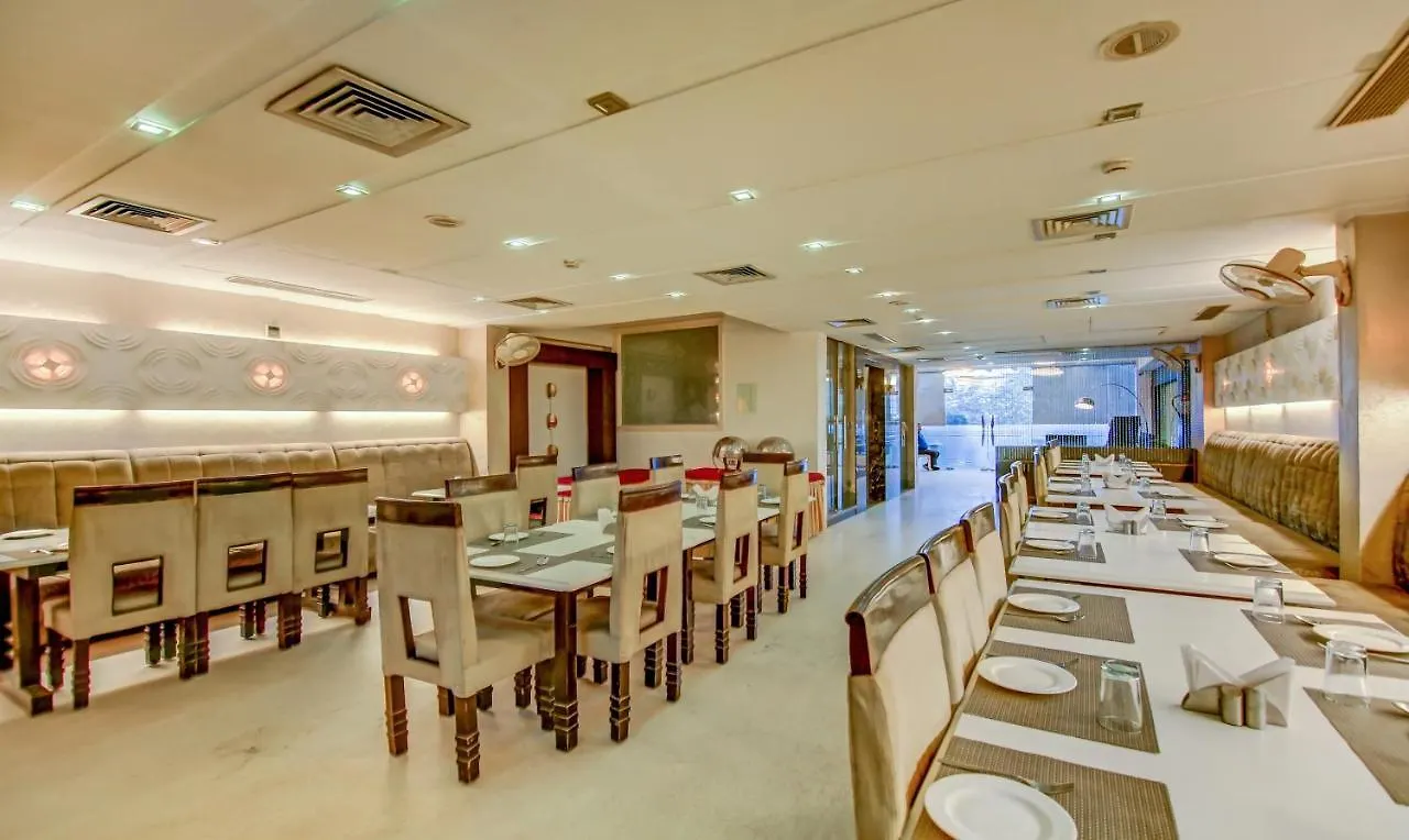 ***  Manyaa Hotel Gurgaon India